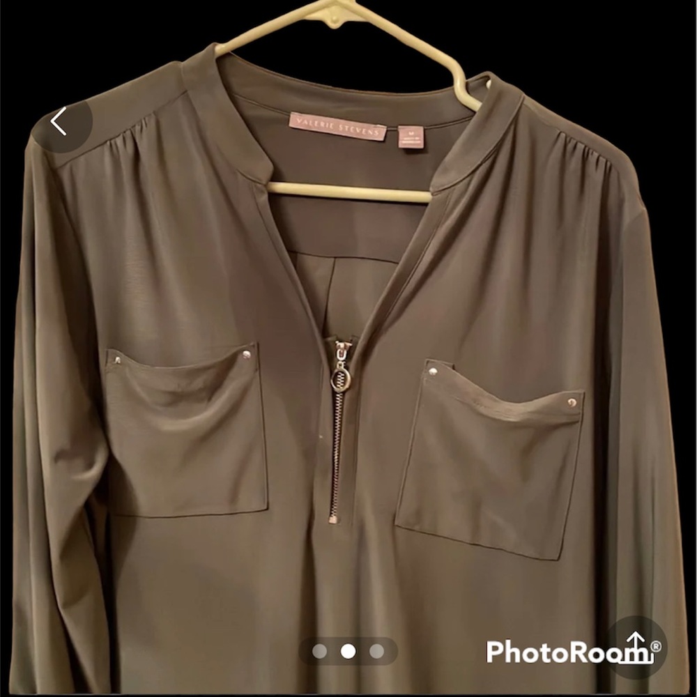 Women’s blouse. Brand is Valerie Steven’s size medium (8-10).